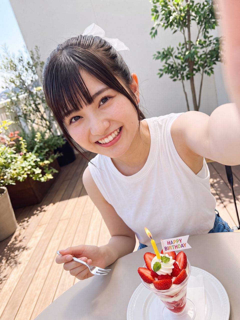 パフェを前にした自撮り