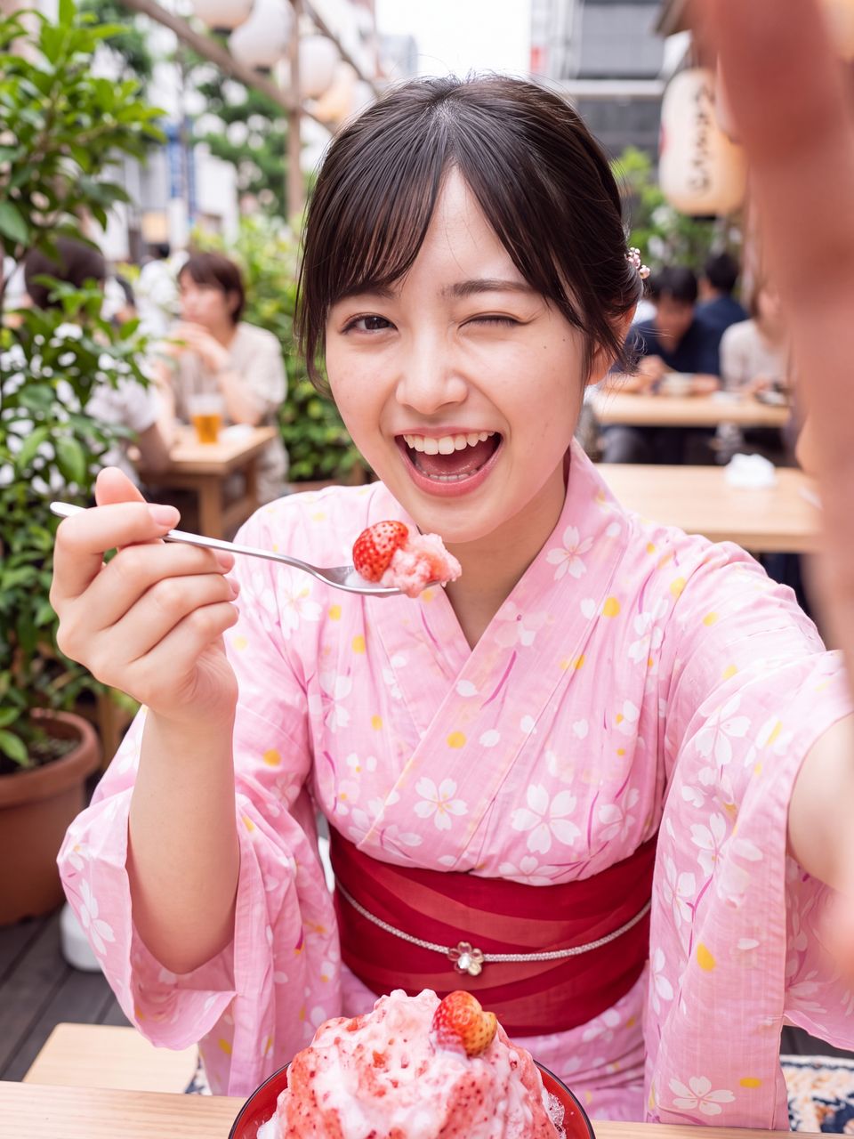 かき氷を持つ夢咲さくらの自撮り
